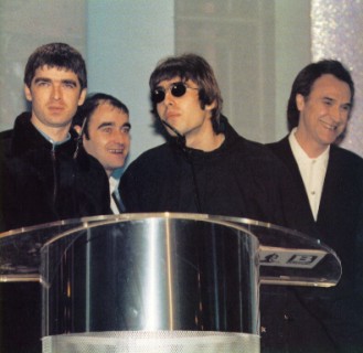 La band ai Brit Awards del 1995